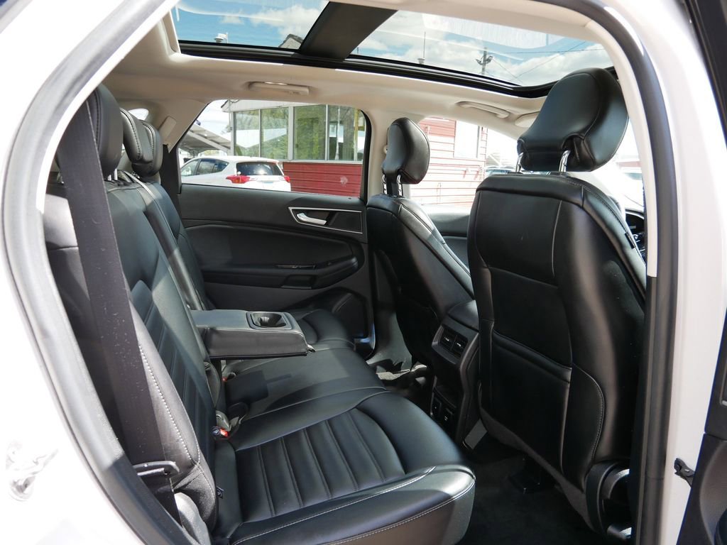 Certified 2019 Ford Edge SEL w/ Equipment Group 201A AWD/4WD image 9