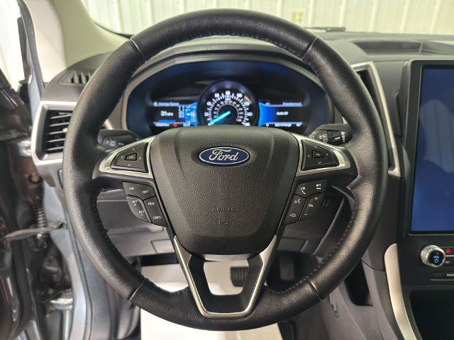 Certified 2023 Ford Edge SEL w/ Convenience Package AWD/4WD image 3