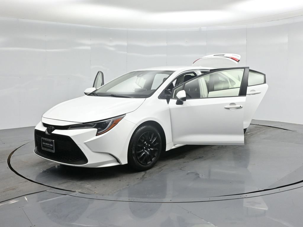Used 2020 Toyota Corolla LE image 48