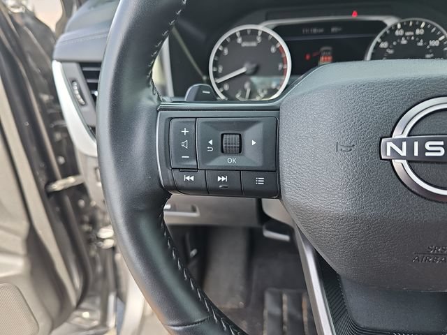 Used 2025 Nissan Rogue SV FWD image 18