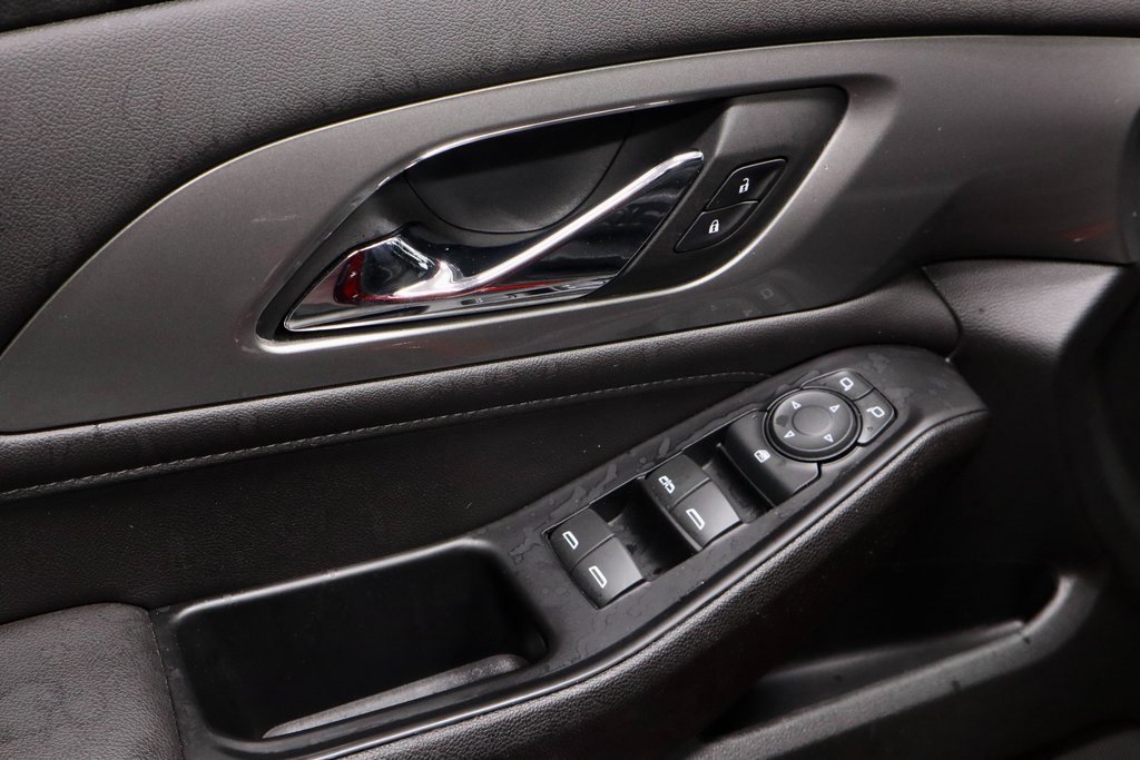 Used 2023 Chevrolet Traverse LT image 23