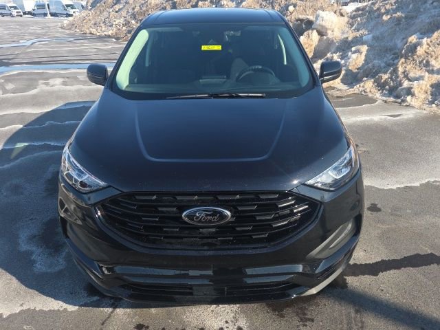 Certified 2024 Ford Edge SE w/ Black Appearance Package image 6