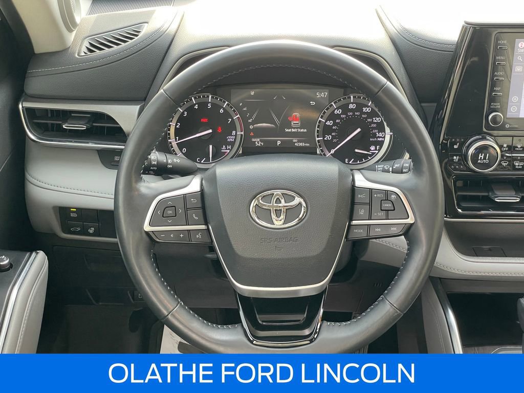 Used 2022 Toyota Highlander Limited image 29
