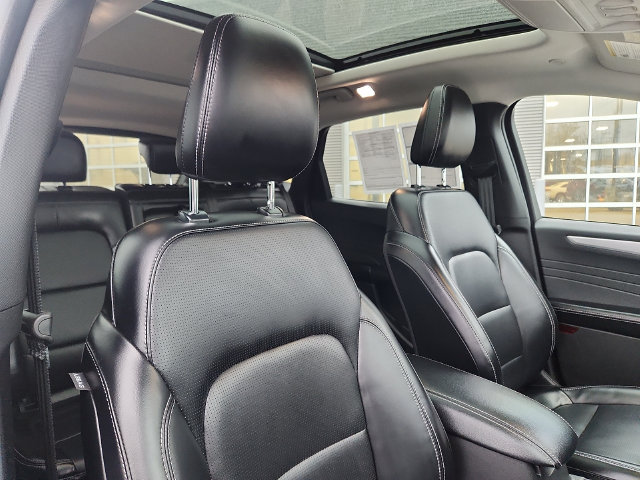 Certified 2025 Ford Escape Platinum AWD/4WD image 32