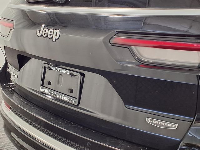 Used 2021 Jeep Grand Cherokee L Summit w/ Advanced Protech Group IV AWD/4WD image 31