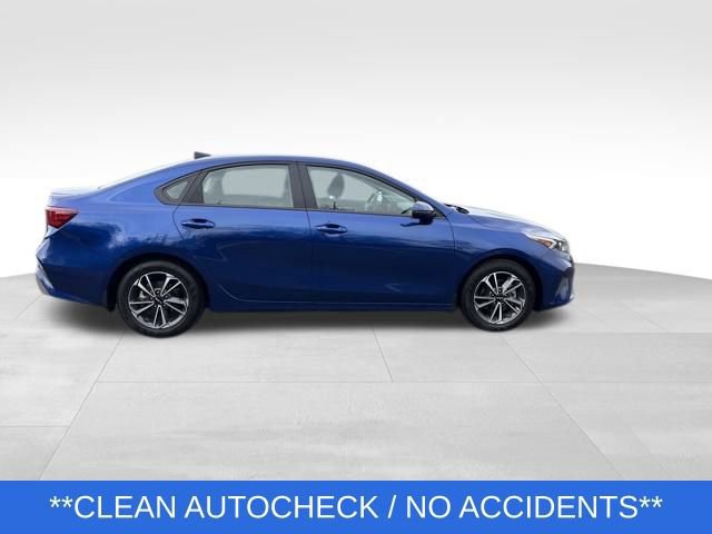 Used 2024 Kia Forte LXS w/ LXS Technology Package image 5