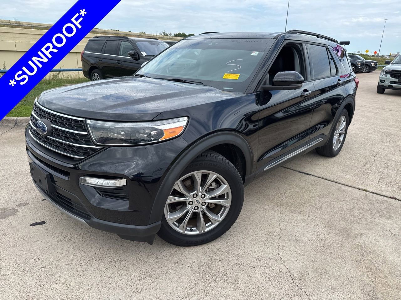 Certified 2022 Ford Explorer XLT w/ Equipment Group 202A RWD image 1