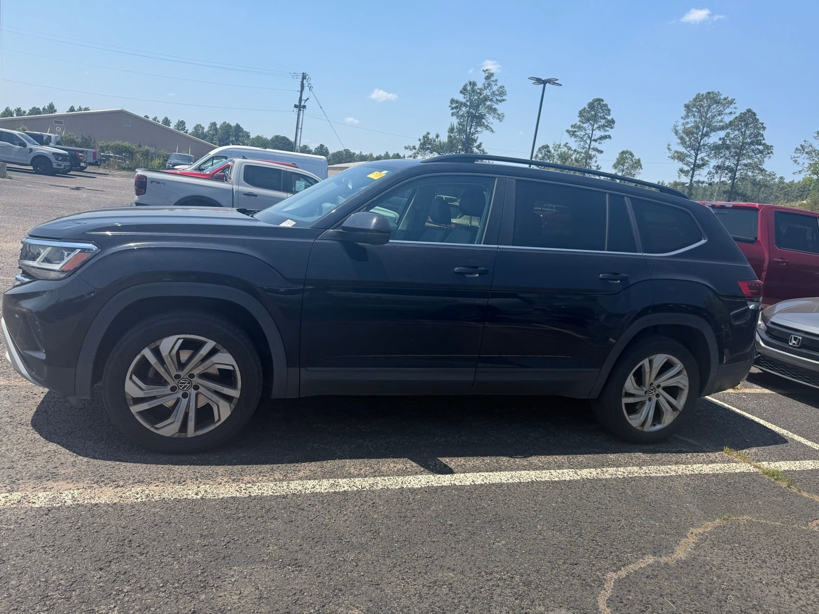 Used 2021 Volkswagen Atlas SE FWD image 4