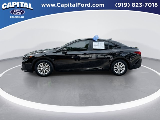 Used 2025 Toyota Camry LE FWD image 5