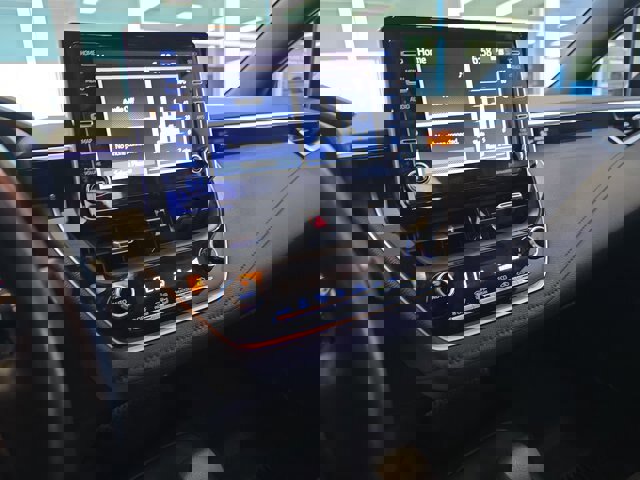 Used 2021 Toyota Corolla SE image 11