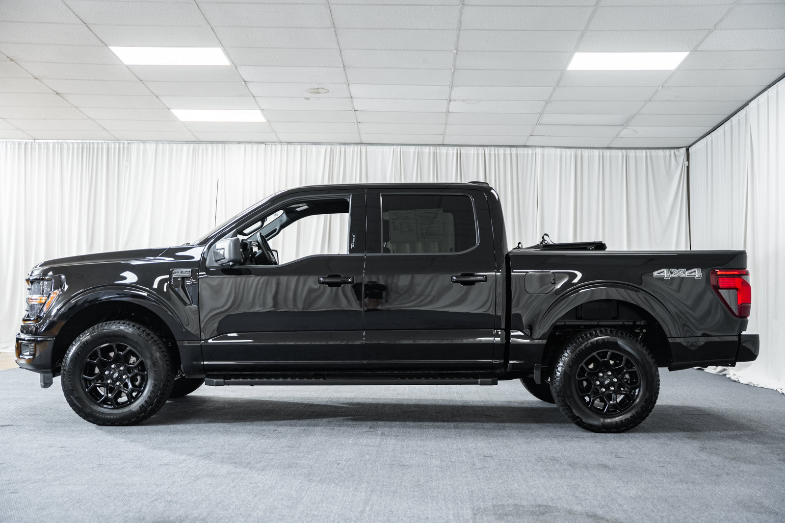 Certified 2024 Ford F150 XLT w/ XLT Black Appearance Package AWD/4WD image 4