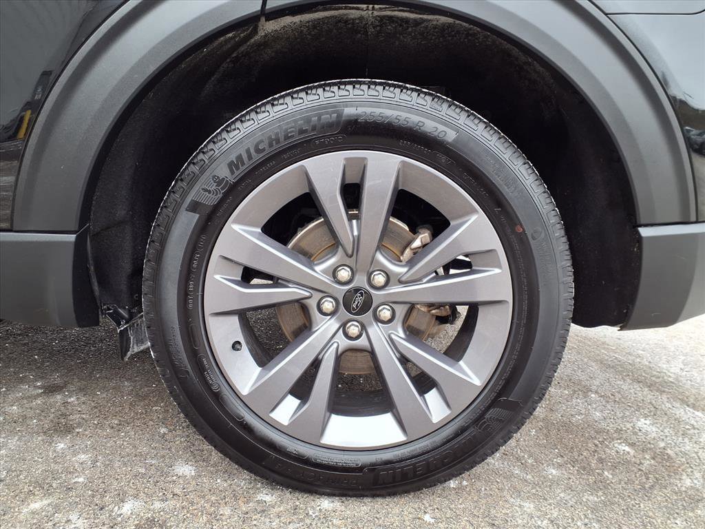 Certified 2025 Ford Explorer Active w/ Active Comfort Package image 7