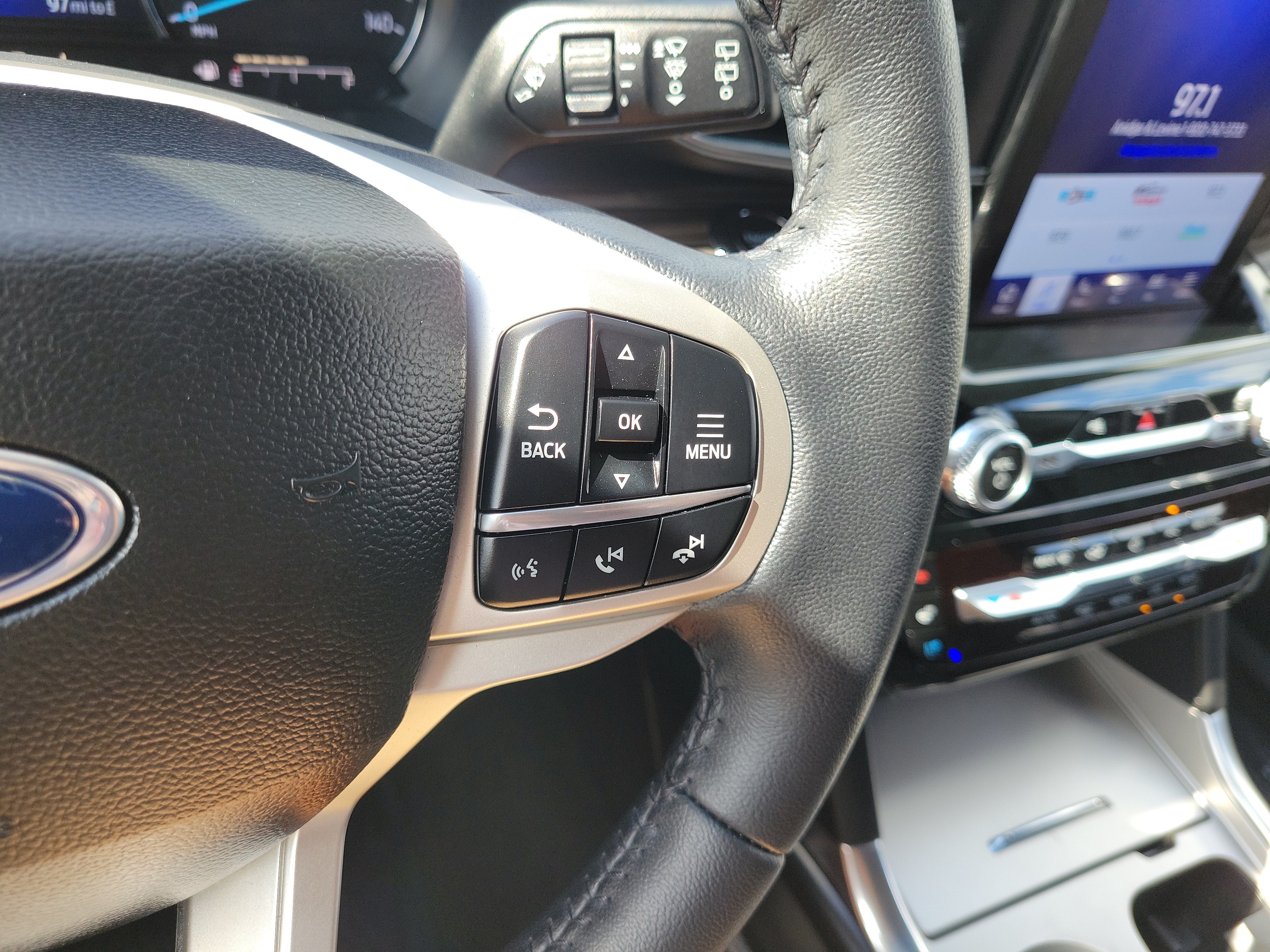 Certified 2023 Ford Explorer Limited w/ Limited Technology Package RWD image 24