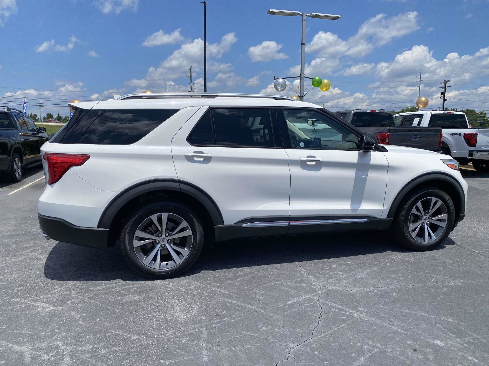 Certified 2020 Ford Explorer Platinum w/ Premium Technology Package AWD/4WD image 8