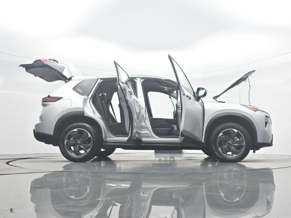 Used 2025 Nissan Rogue SV FWD image 52