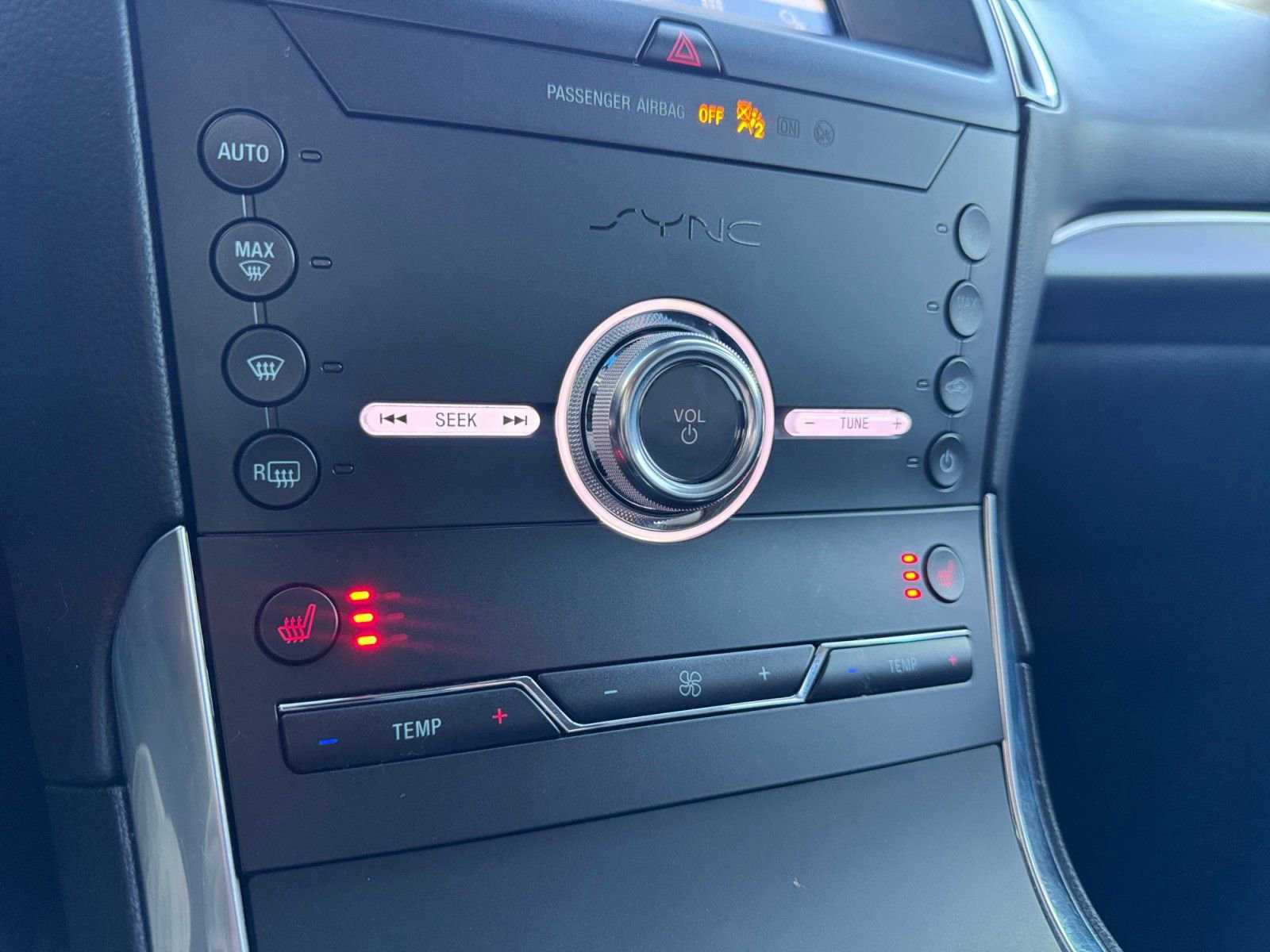 Certified 2020 Ford Edge Titanium image 24