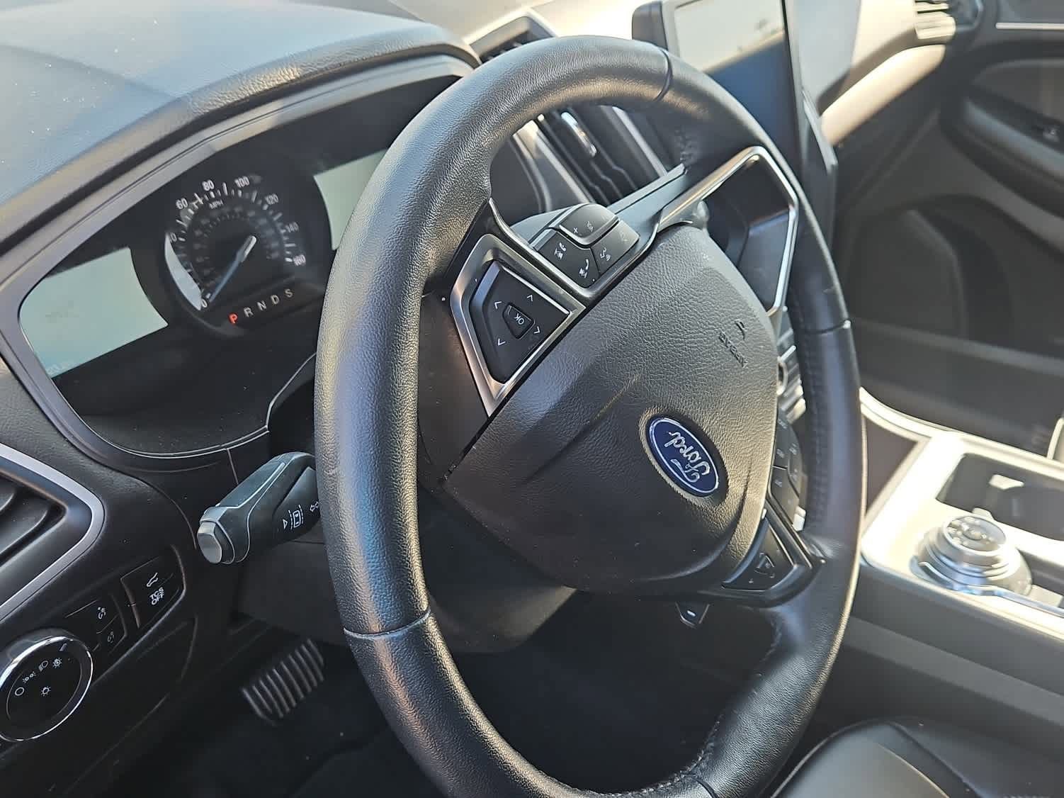 Certified 2024 Ford Edge SEL w/ Convenience Package image 2