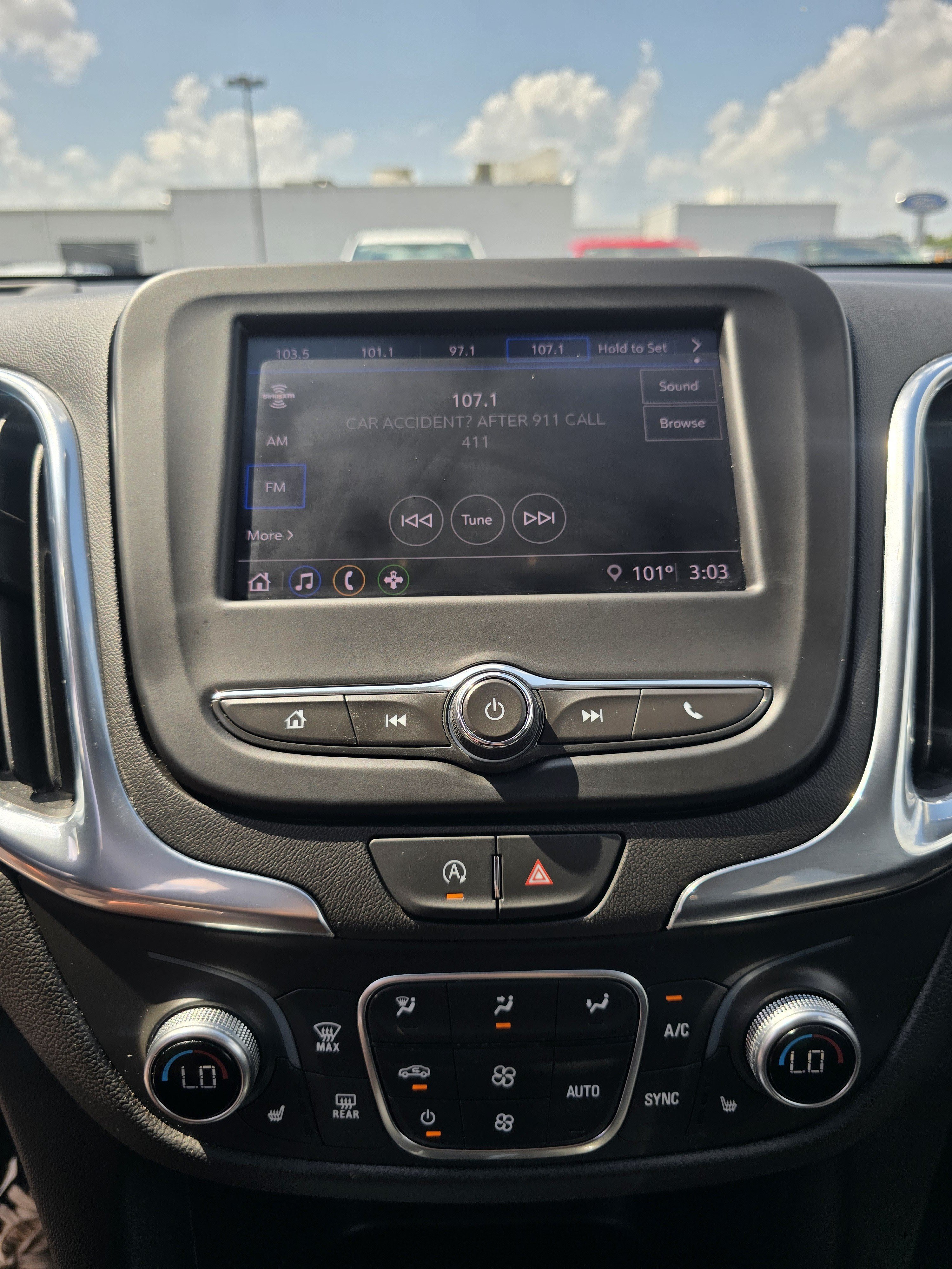 Used 2023 Chevrolet Equinox LT FWD image 13