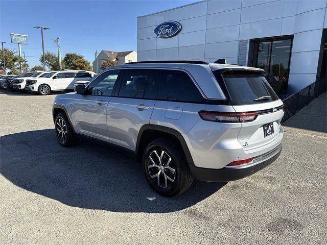 Used 2024 Jeep Grand Cherokee Limited image 6