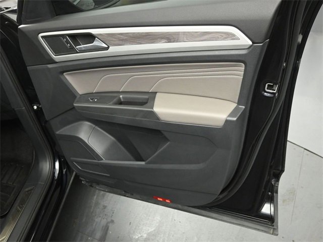 Used 2022 Volkswagen Atlas Cross Sport SE w/ Black Wheel Package image 44