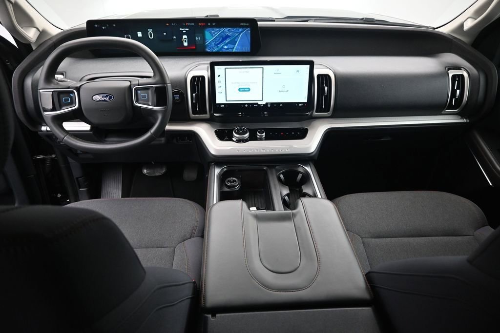 Certified 2025 Ford Expedition Active AWD/4WD image 24