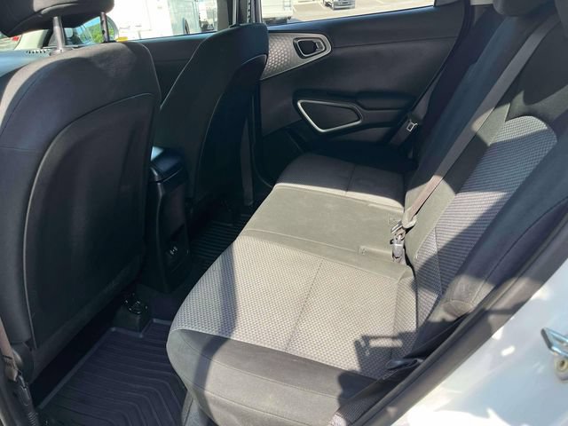 Used 2023 Kia Soul S FWD image 18