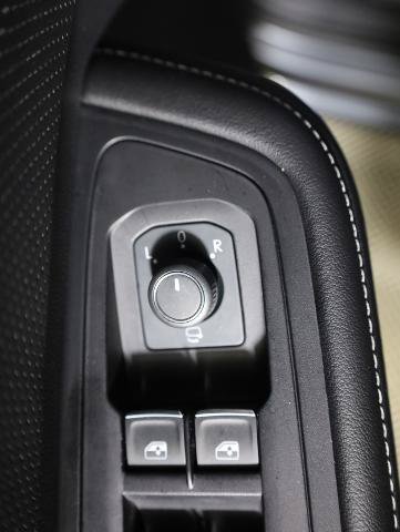 Used 2024 Volkswagen Atlas SEL Premium R-Line AWD/4WD image 28