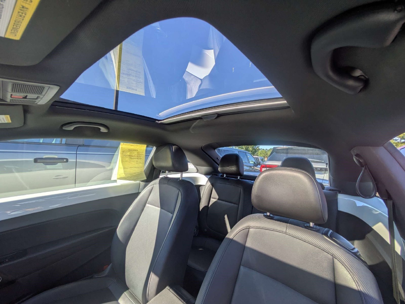 Used 2019 Volkswagen Beetle 2.0T SE w/ SE Premium Package FWD image 21