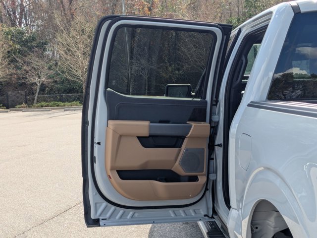 Certified 2023 Ford F150 Lariat w/ Equipment Group 502A High image 30