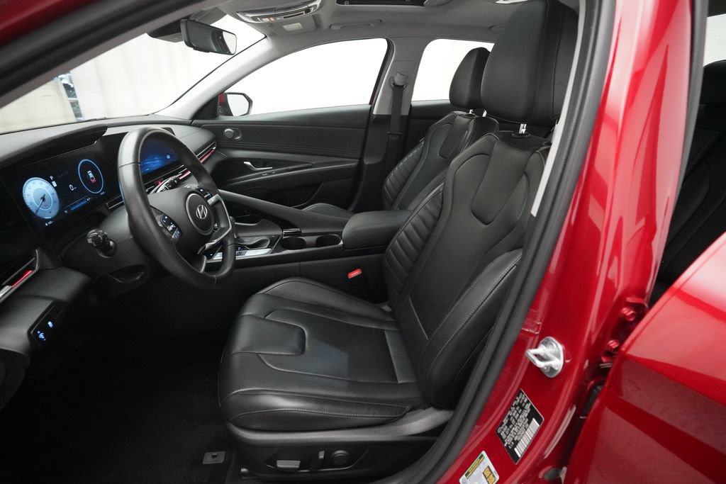 Used 2025 Hyundai Elantra Limited FWD image 7
