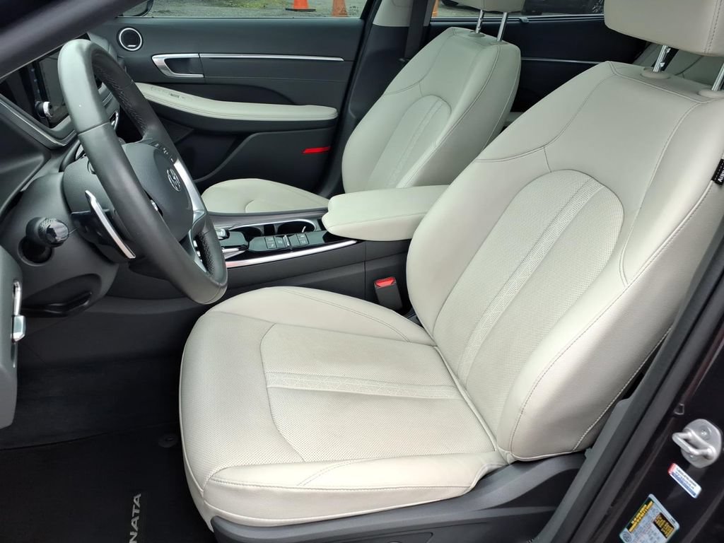 Used 2023 Hyundai Sonata Limited w/ Cargo Package FWD image 16