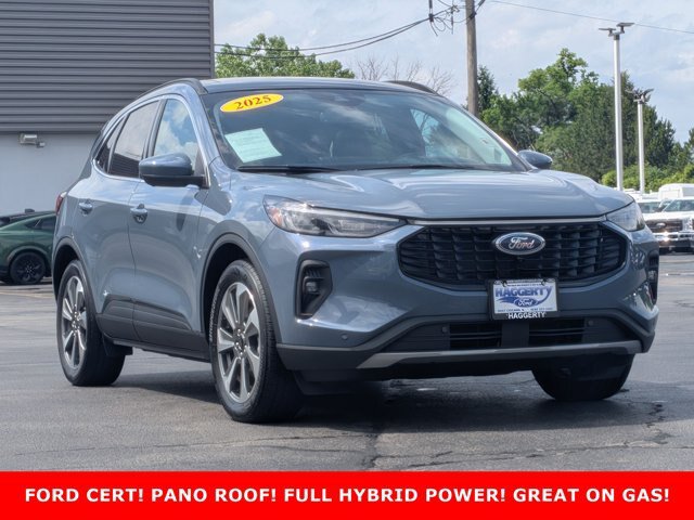 Certified 2025 Ford Escape Platinum w/ Premium Technology Package FWD image 3