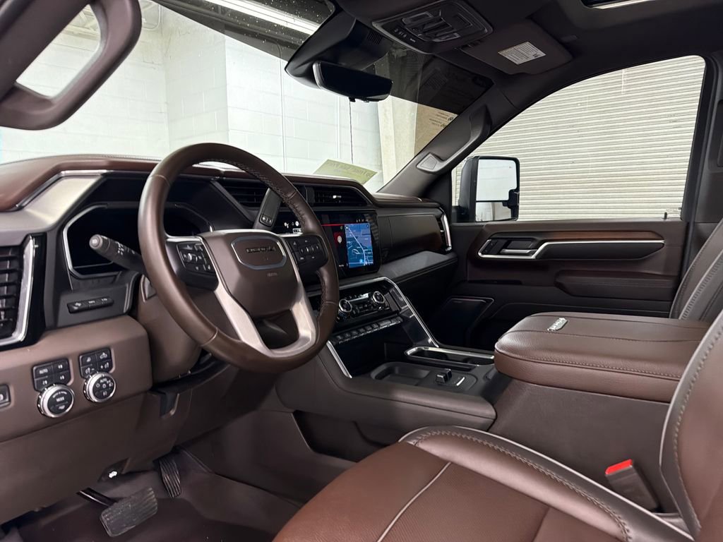Used 2024 GMC Sierra 3500 Denali w/ Denali Reserve Package AWD/4WD image 11