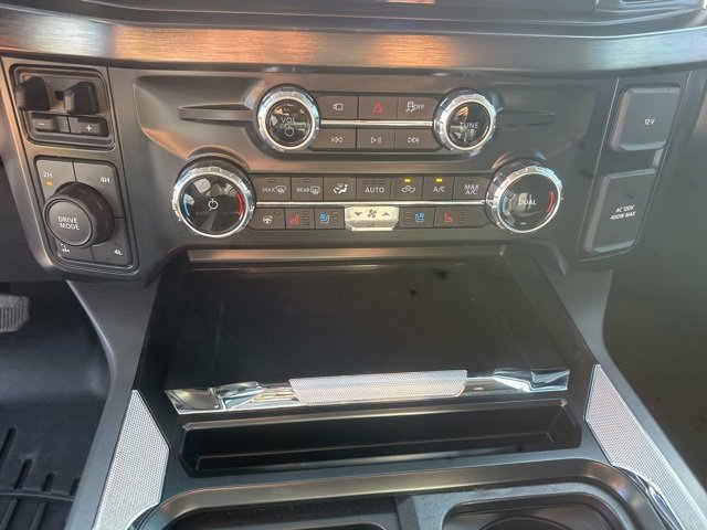 Certified 2025 Ford F250 Lariat w/ Black Appearance Package image 20