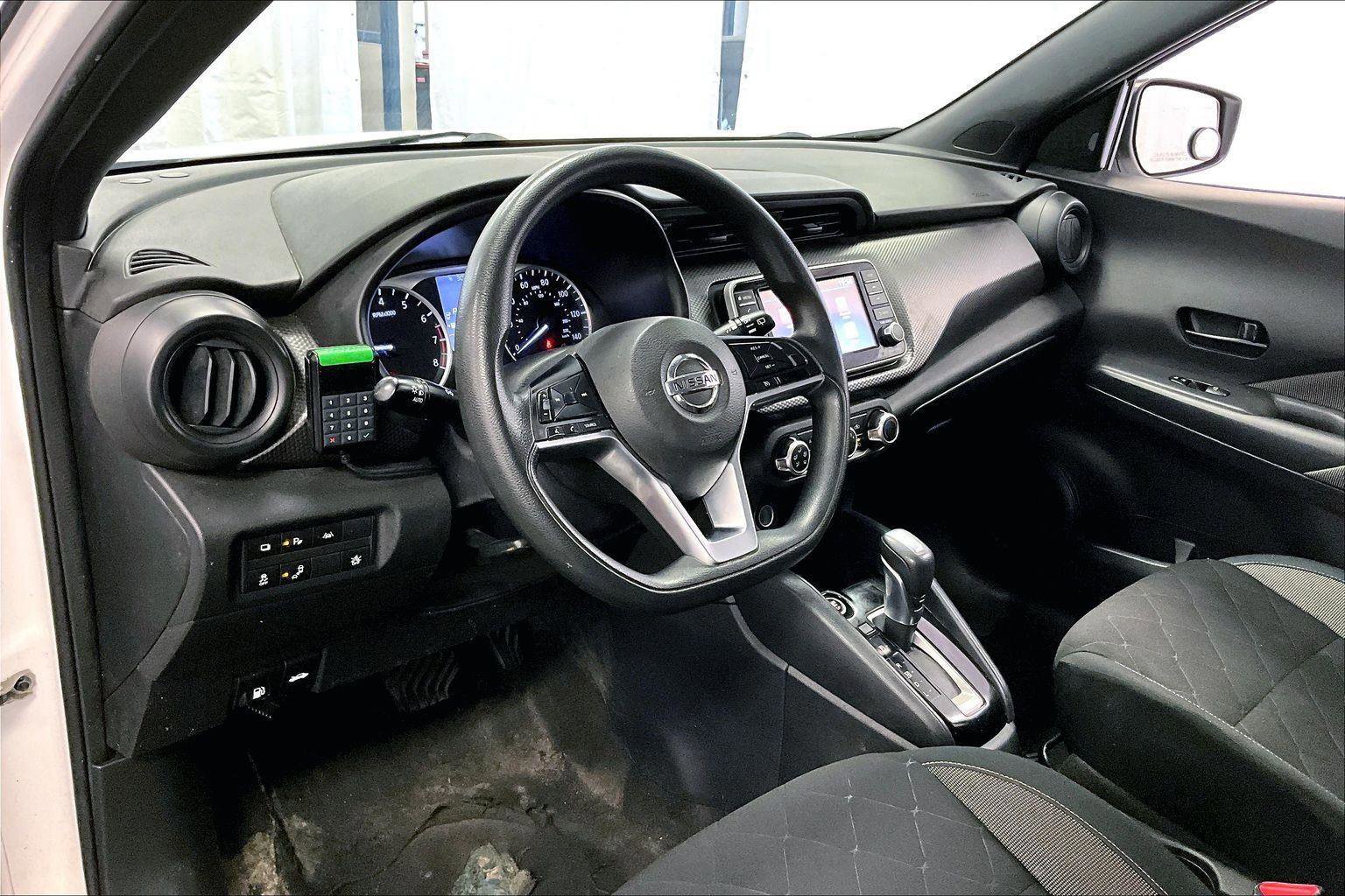 Used 2020 Nissan Kicks S image 12