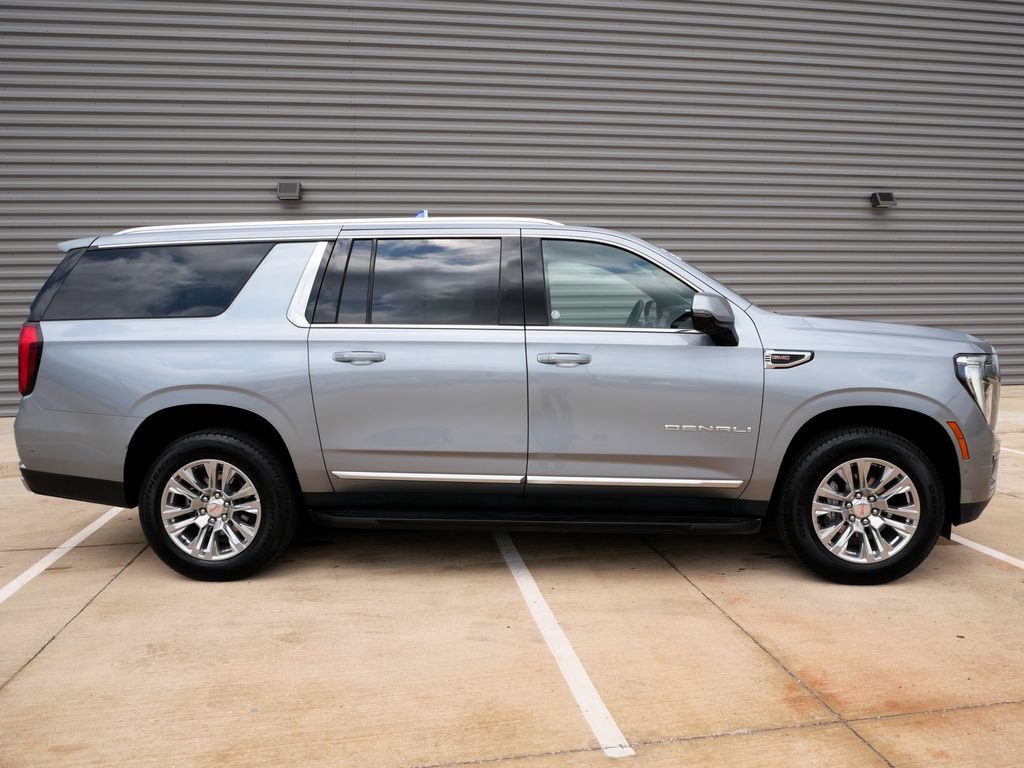 Used 2025 GMC Yukon XL Denali AWD/4WD image 2