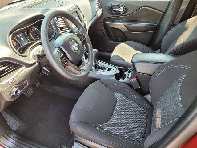Used 2020 Jeep Cherokee Latitude FWD image 15
