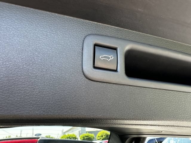 Used 2023 Toyota Highlander XLE AWD/4WD image 45