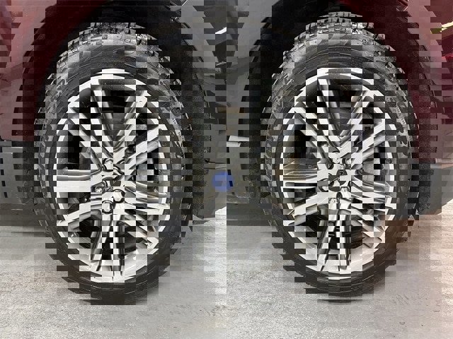 Certified 2022 Ford Edge Titanium image 2