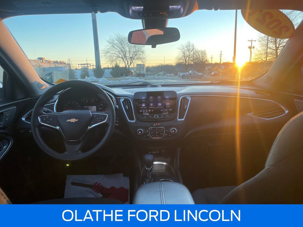 Used 2021 Chevrolet Malibu LT image 15