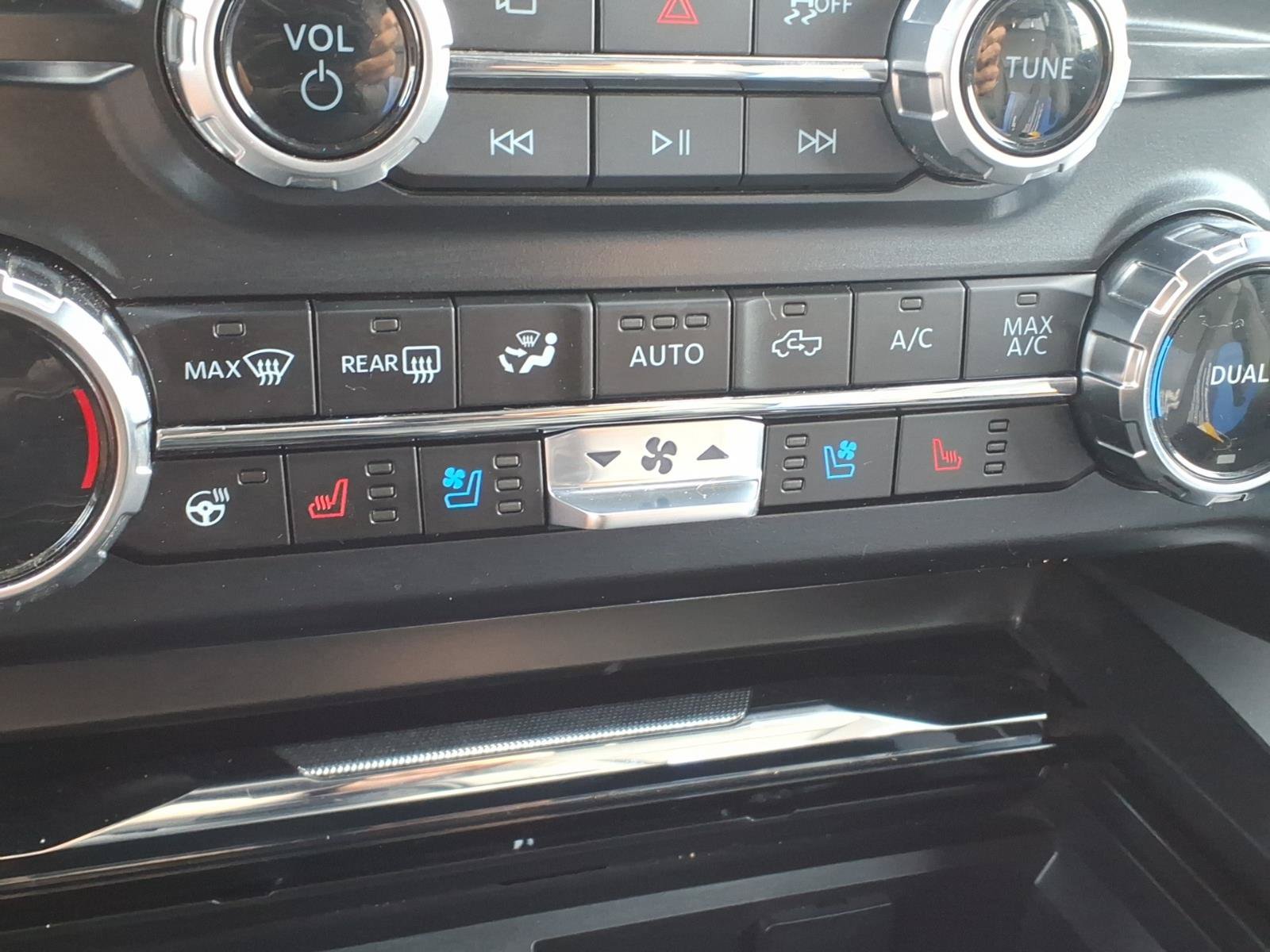 Certified 2026 Ford F250 Lariat w/ Black Appearance Package AWD/4WD image 18