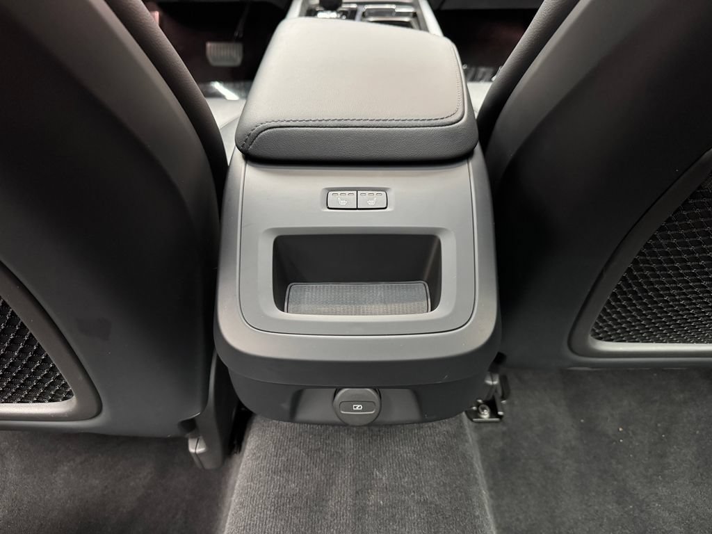 Used 2025 Volvo S60 B5 Core FWD image 12