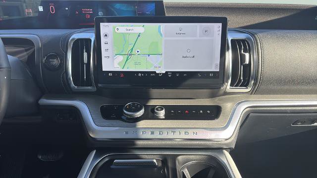 Certified 2025 Ford Expedition Platinum image 23