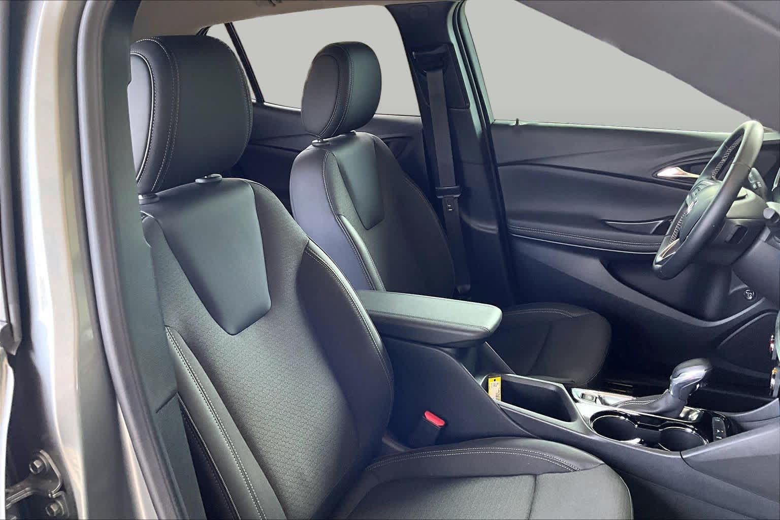 Used 2024 Buick Encore GX Preferred FWD image 9