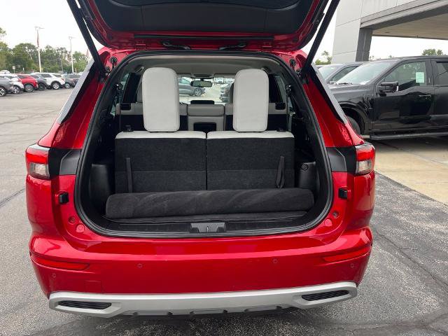 Used 2023 Mitsubishi Outlander AWD image 20