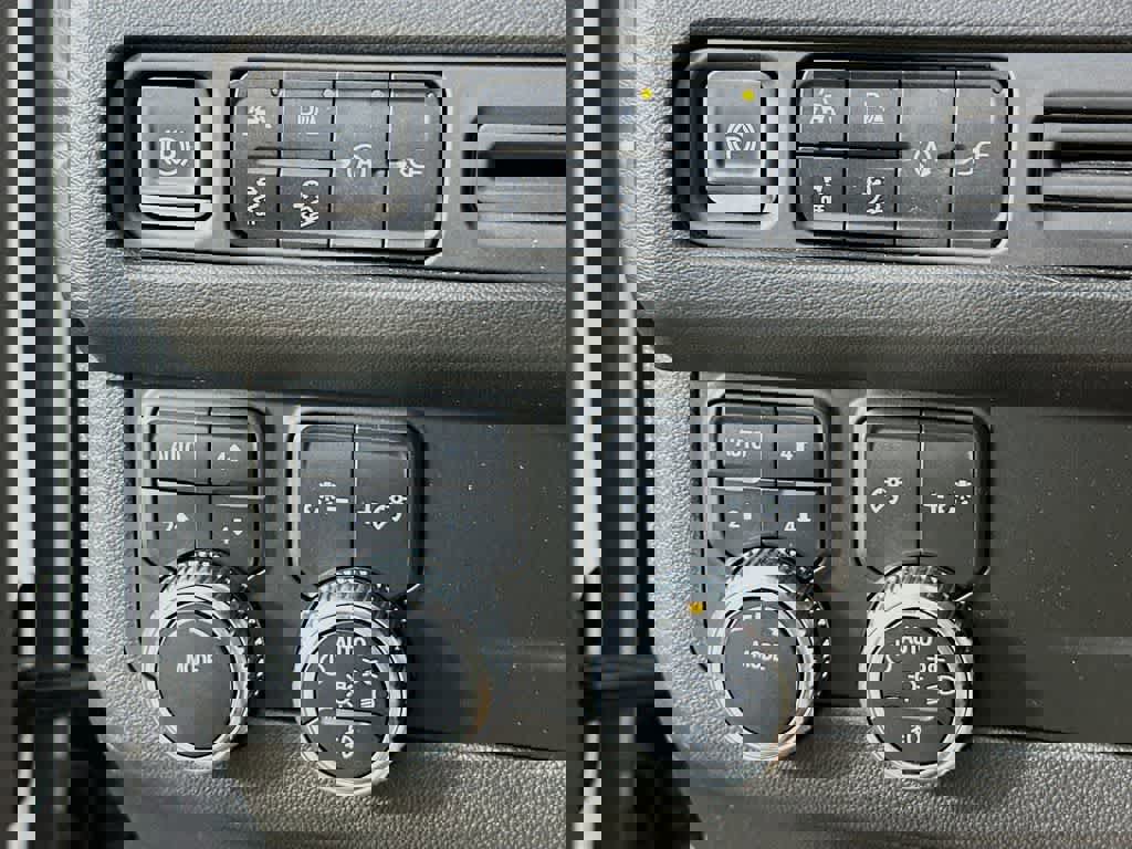 Used 2021 GMC Yukon AT4 image 27