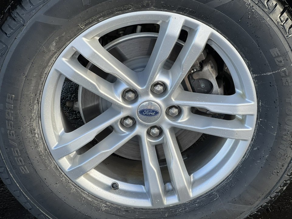 Certified 2022 Ford Explorer XLT w/ Equipment Group 202A image 16