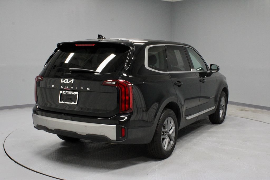 Used 2025 Kia Telluride LX FWD image 11