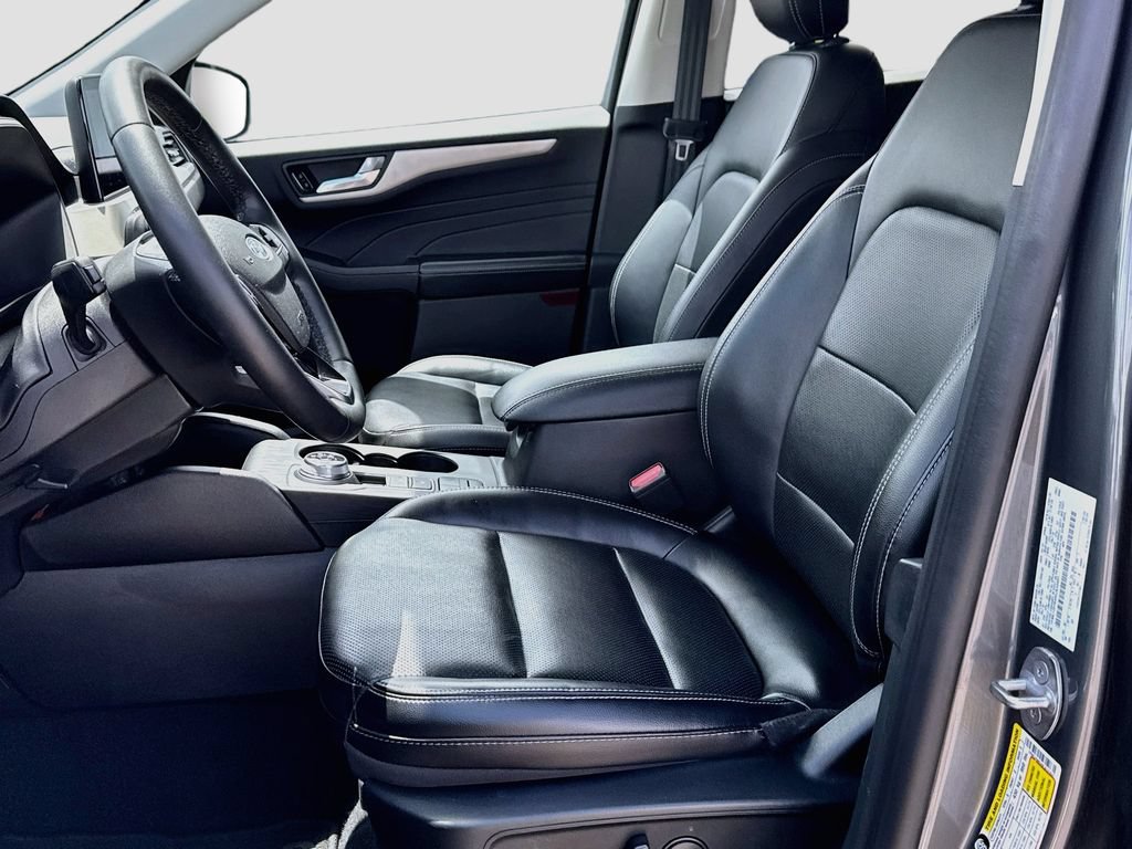 Certified 2022 Ford Escape SEL w/ Technology Package FWD image 18