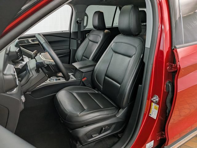 Certified 2020 Ford Explorer XLT w/ Equipment Group 202A AWD/4WD image 12
